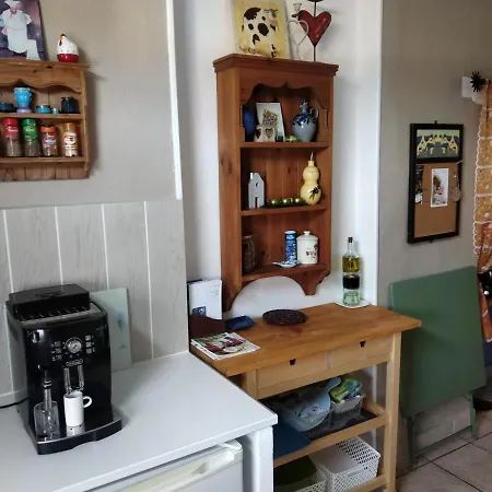 Cute 1-bed With View Across Park.