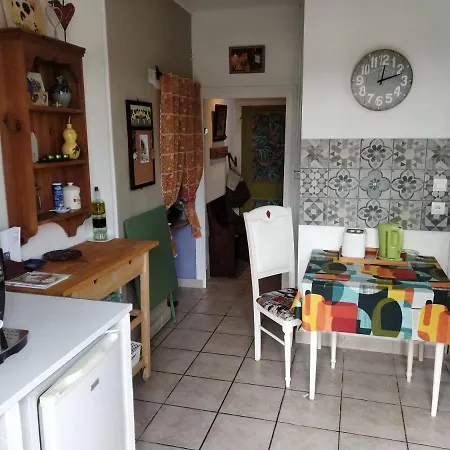 公寓 Cute 1-bed With View Across Park. Issac